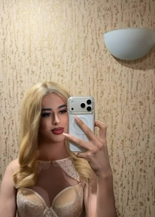 Сара 22 года